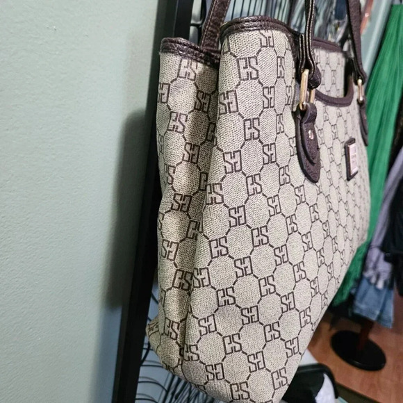 New York 6th  Avenue | Beige Brown Designer Inspired Pattern Shoulder Bag - Picture 3 of 16